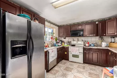 4025 N 59th Drive, Phoenix, AZ 85033 - Photo 9