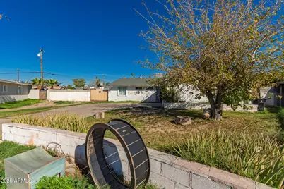 4025 N 59th Drive, Phoenix, AZ 85033 - Photo 3