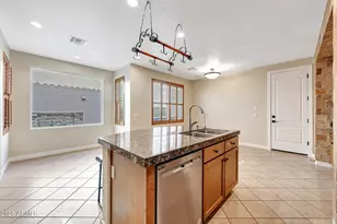 2909 N 48th St, Phoenix, AZ 85018 - Photo 17