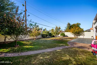 8912 N 15th Lane, Phoenix, AZ 85021 - Photo 33