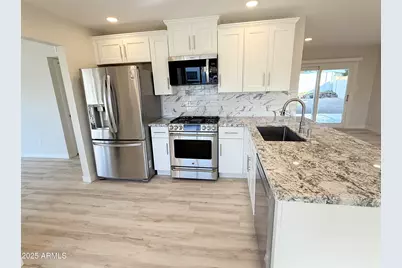 20031 N 18th Drive, Phoenix, AZ 85027 - Photo 9