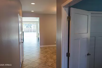 10037 E Nopal Avenue, Mesa, AZ 85209 - Photo 7