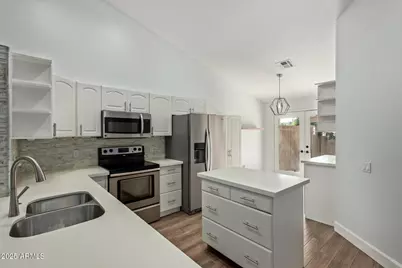 1833 E Sandra Terrace, Phoenix, AZ 85022 - Photo 9