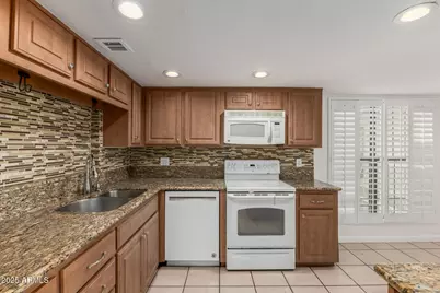 5136 N 31st Place #634, Phoenix, AZ 85016 - Photo 5