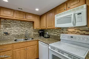 5136 N 31st Pl, Phoenix, AZ 85016 - Photo 13