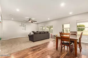 10752 W Desert Elm Ln, Peoria, AZ 85383 - Photo 5