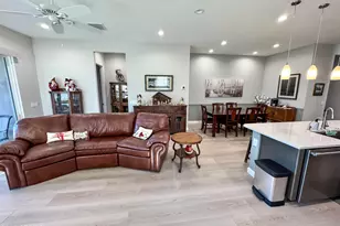 21622 N 58th St, Phoenix, AZ 85054 - Photo 7