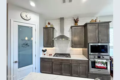 21622 N 58th Street, Phoenix, AZ 85054 - Photo 3