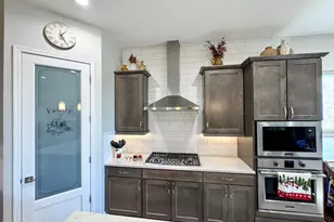 21622 N 58th St, Phoenix, AZ 85054 - Photo 3