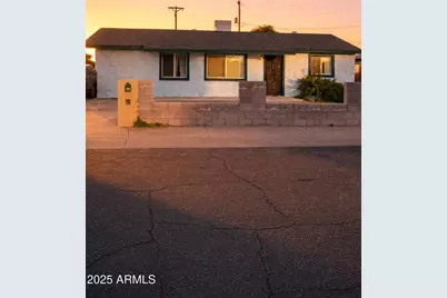 5617 N 38th Drive, Phoenix, AZ 85019 - Photo 1