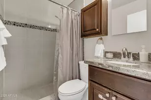 3302 E Pinchot Ave, Phoenix, AZ 85018 - Photo 11