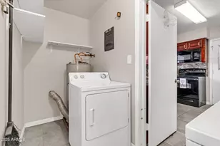 3302 E Pinchot Ave, Phoenix, AZ 85018 - Photo 19