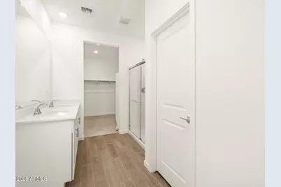 32960 N Vineyard Avenue, San Tan Valley, AZ 85143 - Photo 17