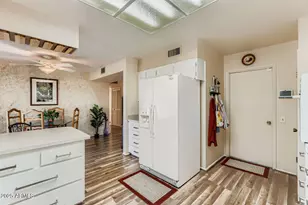 9524 W Greenway Rd, Sun City, AZ 85351 - Photo 15