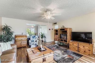 9524 W Greenway Road, Sun City, AZ 85351 - Photo 11