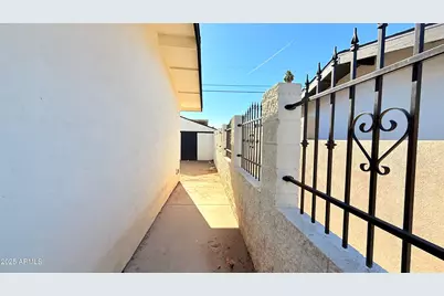 4109 E Moreland Street #2, Phoenix, AZ 85008 - Photo 17