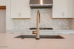 1274 E Plum St, Gilbert, AZ 85298 - Photo 3