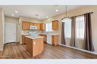 11552 W Hill Drive, Avondale, AZ 85323 - Photo 9