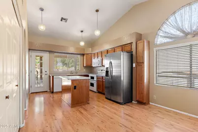 7108 W Windrose Drive, Peoria, AZ 85381 - Photo 5