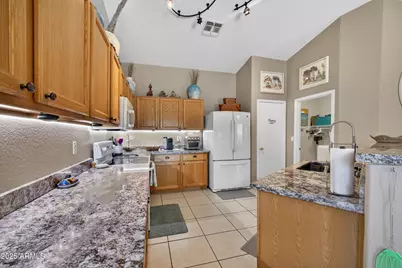 2161 W 17th Avenue, Apache Junction, AZ 85120 - Photo 3