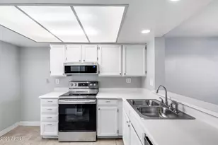 2718 W Desert Cove Ave, Phoenix, AZ 85029 - Photo 15