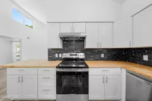 248 Meadows Dr, Sierra Vista, AZ 85635 - Photo 13