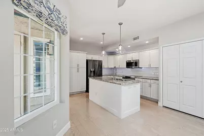 9034 W Port Royale Lane, Peoria, AZ 85381 - Photo 5