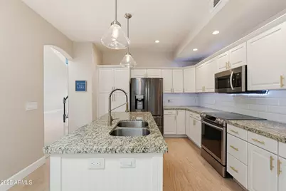 9034 W Port Royale Lane, Peoria, AZ 85381 - Photo 7