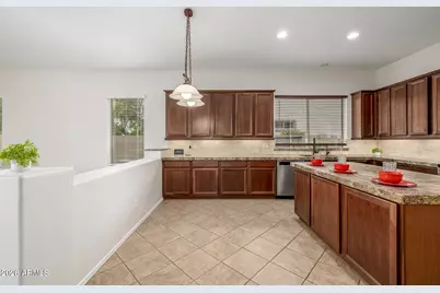 14308 W Edgemont Avenue, Goodyear, AZ 85395 - Photo 11