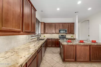 14308 W Edgemont Avenue, Goodyear, AZ 85395 - Photo 7