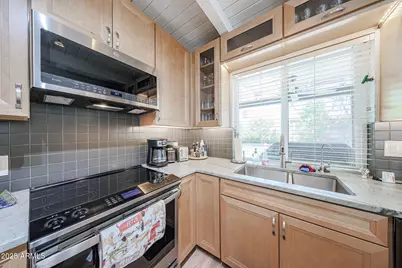 601 E Forest Hills Drive, Phoenix, AZ 85022 - Photo 27