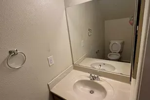 1601 W Sunnyside Dr, Phoenix, AZ 85029 - Photo 7