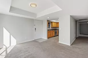 3329 W Danbury Dr, Phoenix, AZ 85053 - Photo 9