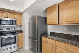 3329 W Danbury Dr, Phoenix, AZ 85053 - Photo 5