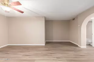 10410 N Cave Creek Rd, Phoenix, AZ 85020 - Photo 11