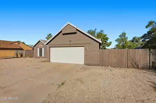 7052 W Turquoise Ave, Peoria, AZ 85345 - Photo 3