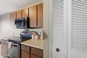 7052 W Turquoise Ave, Peoria, AZ 85345 - Photo 11