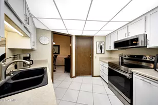 13642 N 109th Ave, Sun City, AZ 85351 - Photo 9