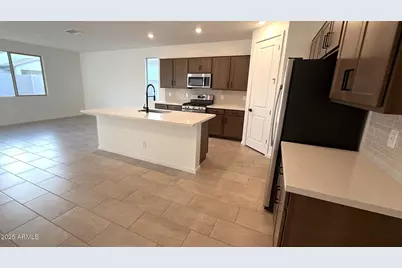 22645 W Irma Lane, Surprise, AZ 85387 - Photo 7