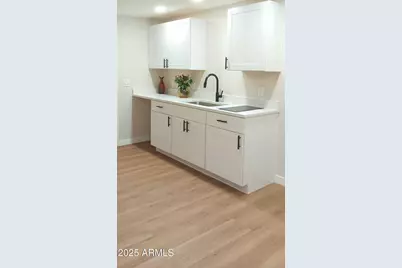 8539 N 30th Drive, Phoenix, AZ 85051 - Photo 7