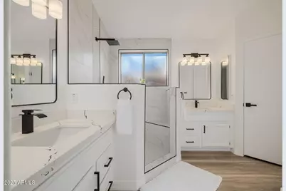 14814 W Piccadilly Road, Goodyear, AZ 85395 - Photo 27