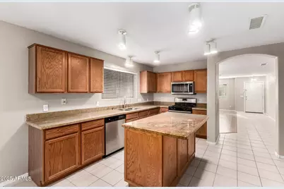 3822 W Fallen Leaf Lane, Glendale, AZ 85310 - Photo 9