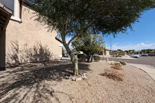 5794 W Golden Ln, Glendale, AZ 85302 - Photo 5