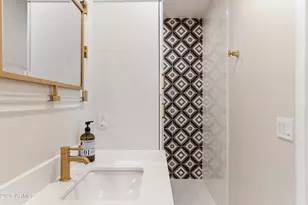 4601 N Royal View Dr, Phoenix, AZ 85018 - Photo 33