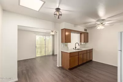 10851 W Santa Fe Drive, Sun City, AZ 85351 - Photo 11