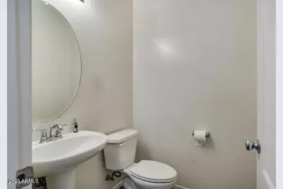 12039 W Leather Lane, Peoria, AZ 85383 - Photo 9