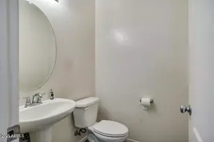 12039 W Leather Ln, Peoria, AZ 85383 - Photo 9