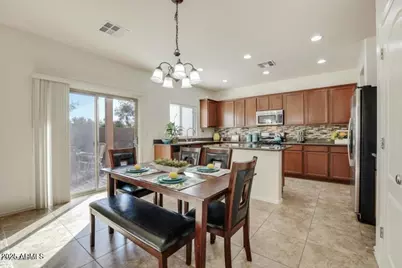 12039 W Leather Lane, Peoria, AZ 85383 - Photo 5