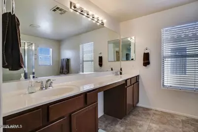 12039 W Leather Lane, Peoria, AZ 85383 - Photo 17