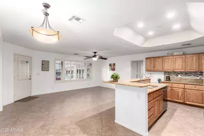 10843 E Kilarea Avenue, Mesa, AZ 85209 - Photo 9